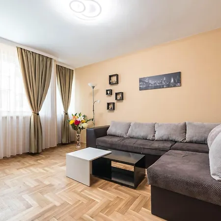 Downtown аpartment With Free Parking 바르나