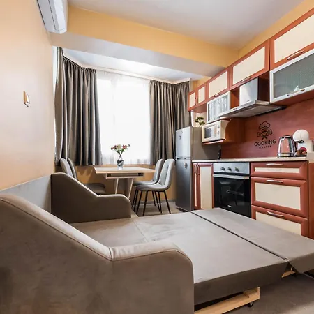 Апартаменты Downtown аpartment With Free Parking