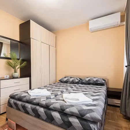 Downtown аpartment With Free Parking Appartement