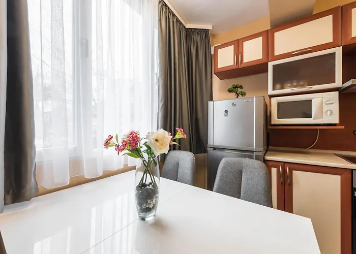 דירה Downtown аpartment With Free Parking וארנה
