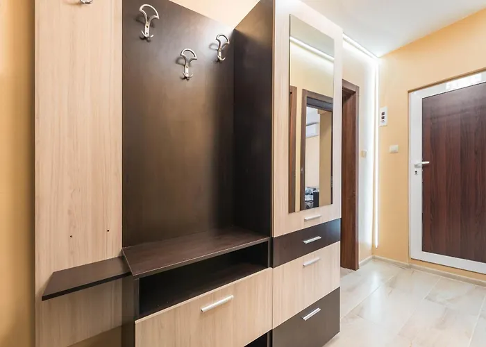 Downtown аpartment With Free Parking * וארנה